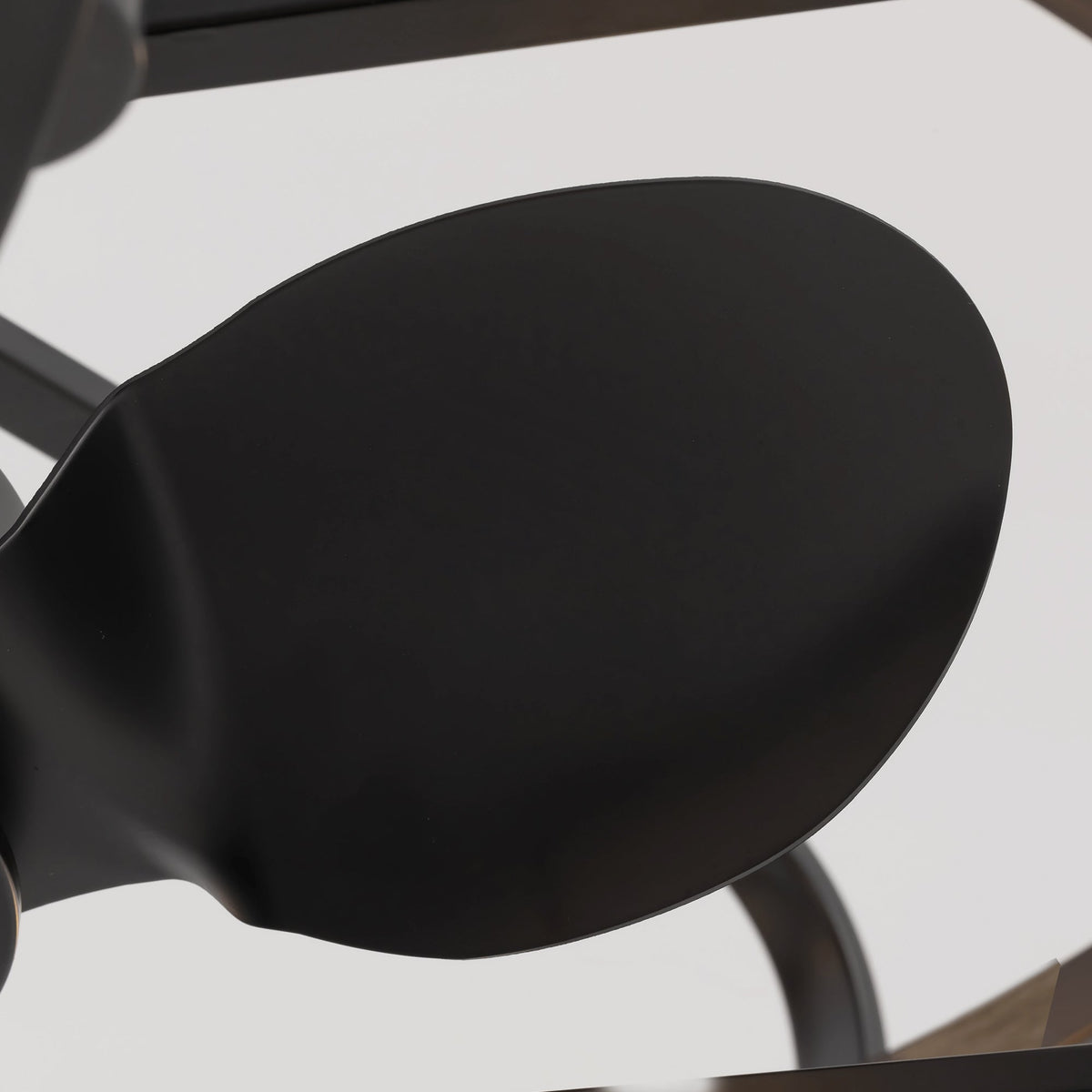 Ventilador de techo moderno de jaula negra para interiores de 25" con luces, rotación reversible y control remoto