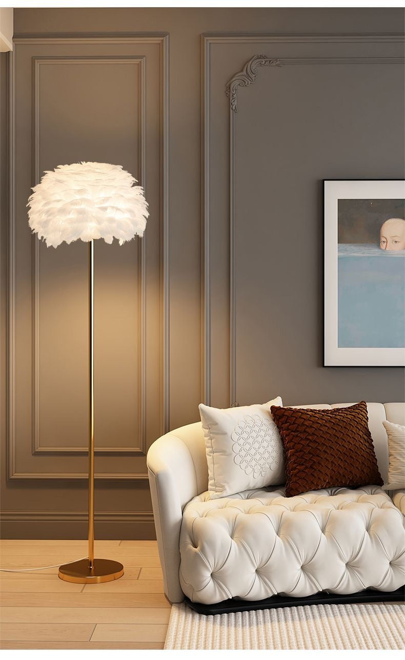 Glam Feather Floor Lamp with Warm Glow - Elegant Light for Cozy & Luxurious Home Spaces